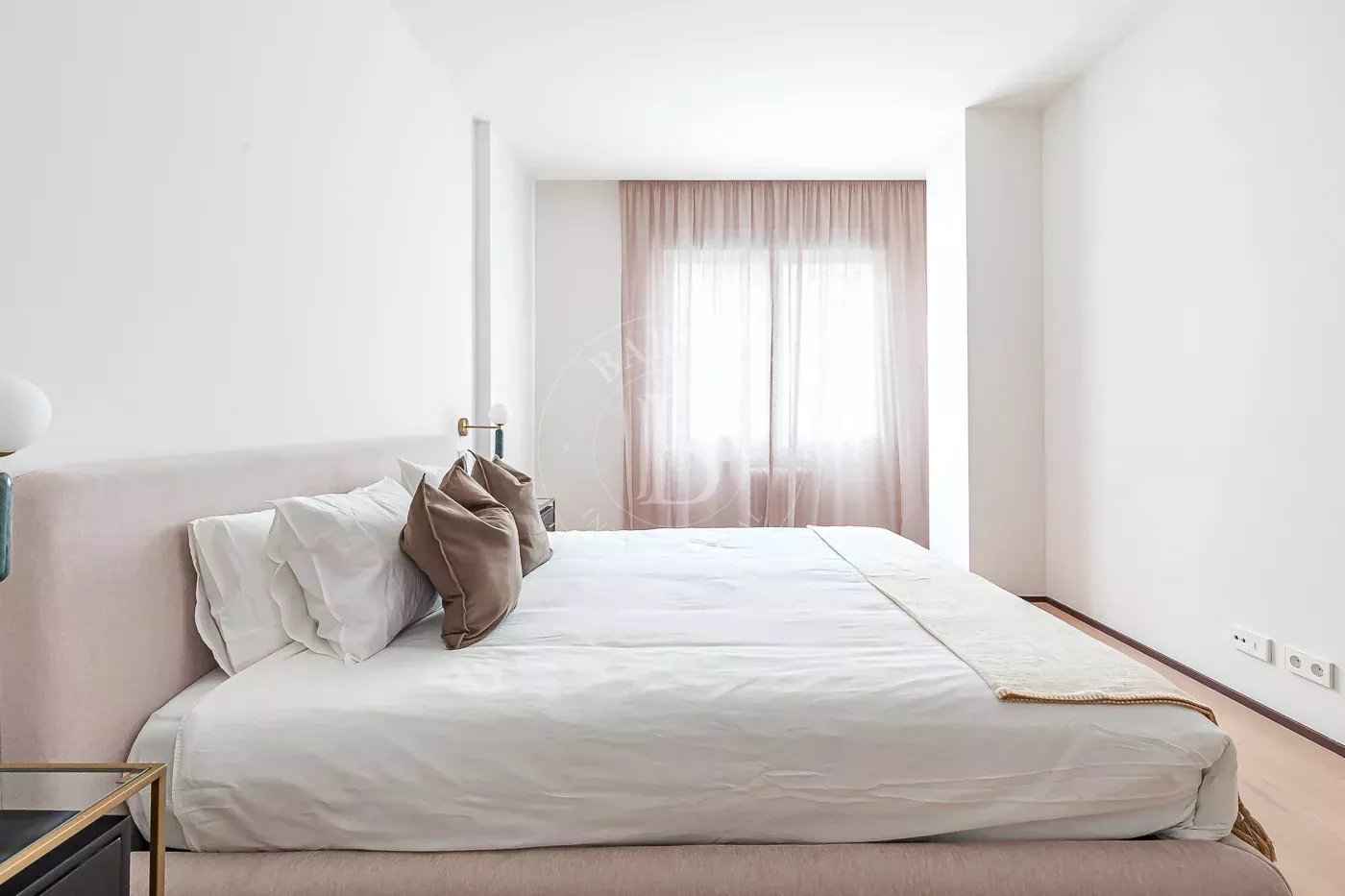 033a6f7e578b30f32218d2227c91a966 a2ff0f5f61 1400 original - Attribut alt par défaut.