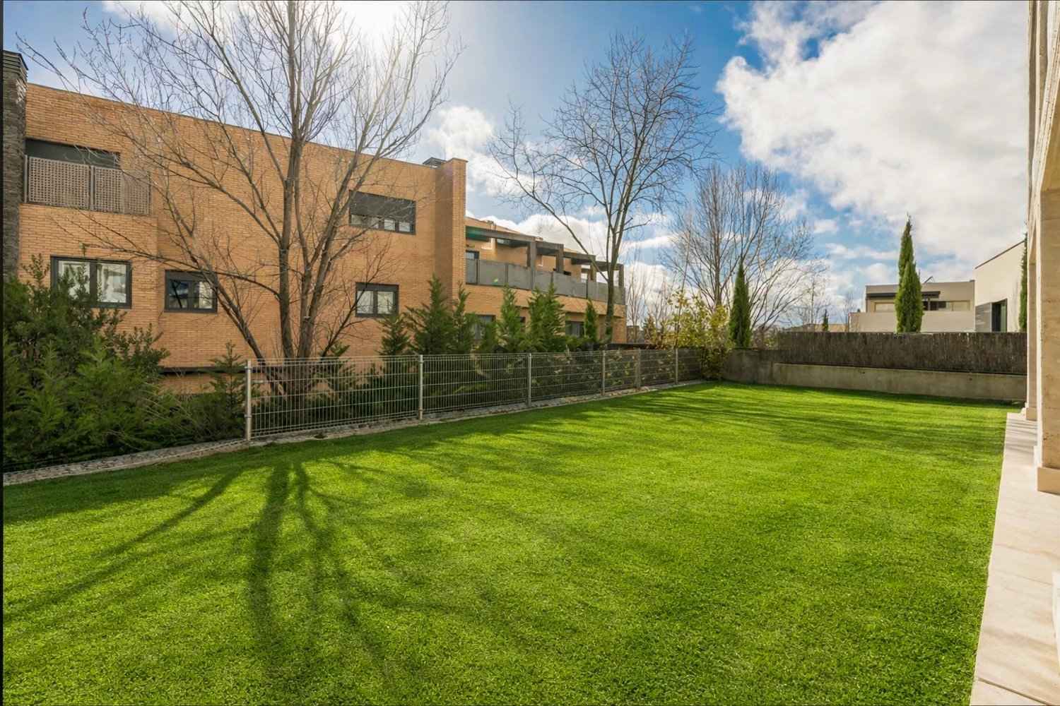 04af2f3681933a46c00a8ed3d479ce6b 3975bdad9e 1500 original - Attribut alt par défaut.