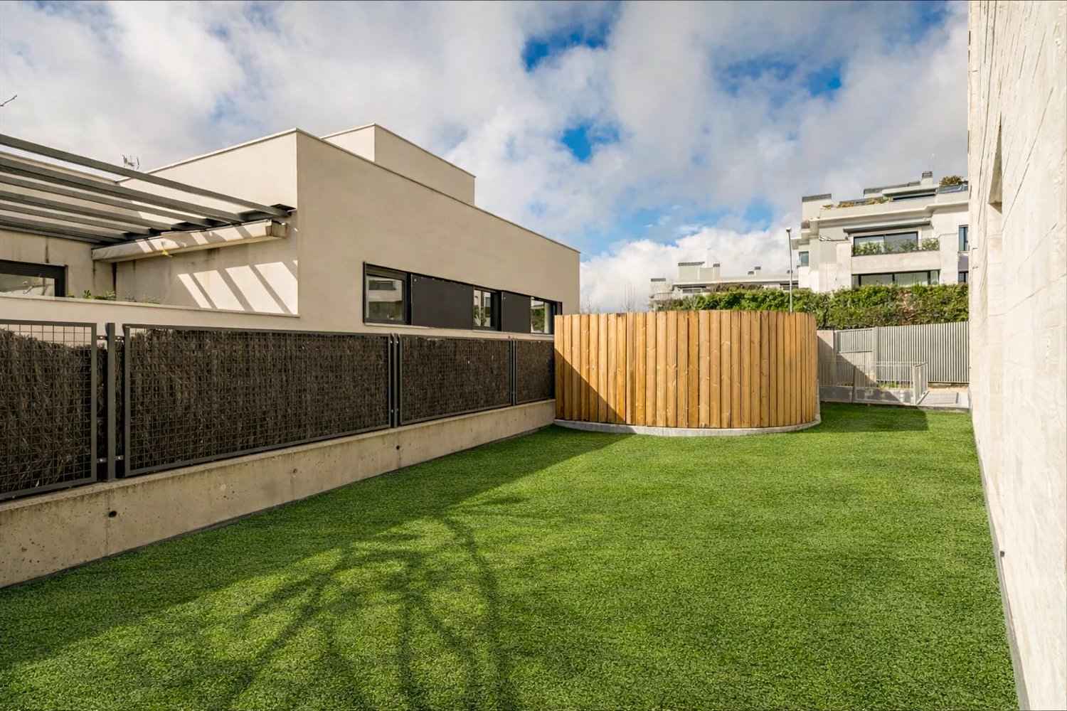 2c947a5cbc4aeeef6b4c17d710d8d48f 7b574aeeef 1500 original - Attribut alt par défaut.