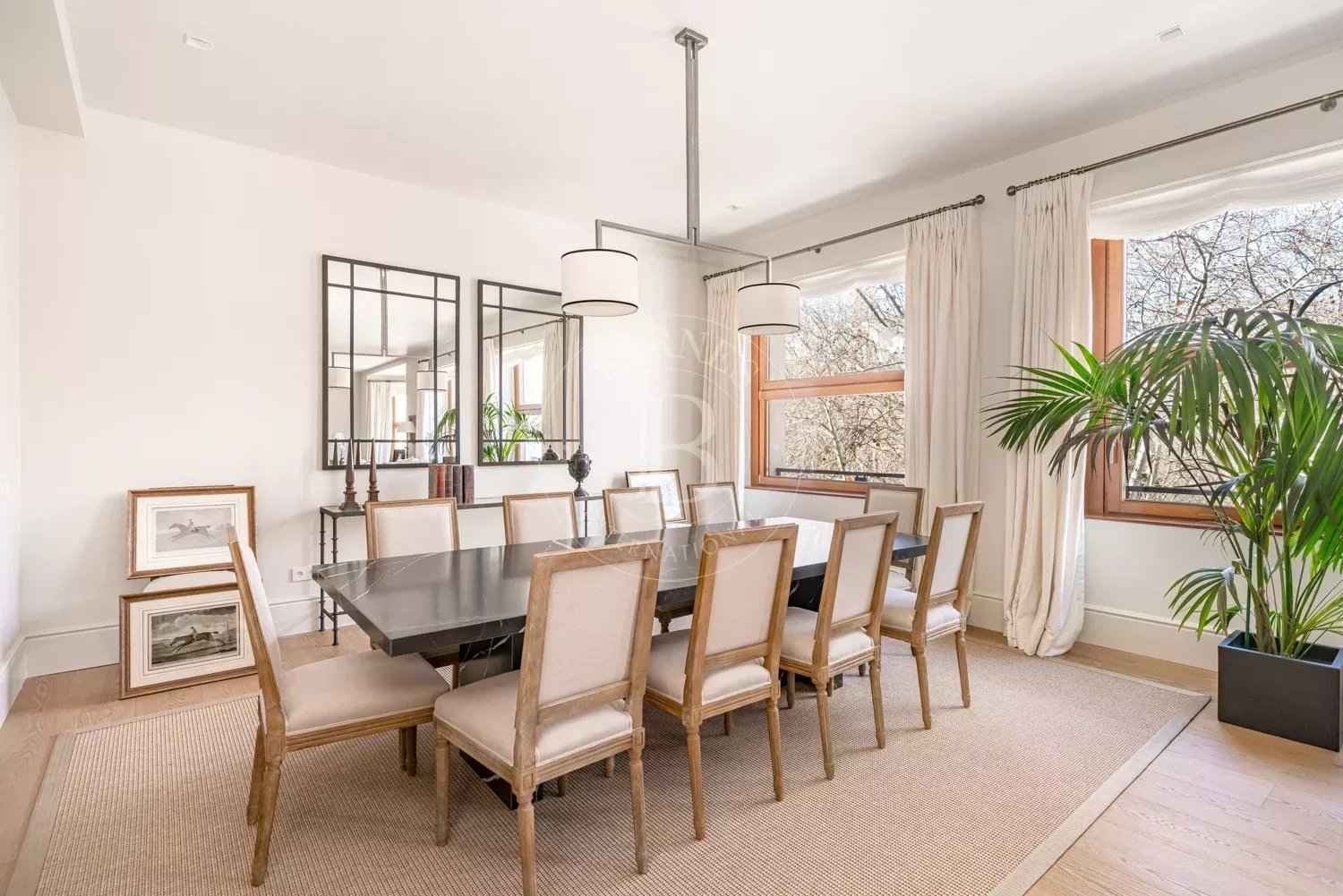 C6b128e1a222a42b09fada235afd4ddd 2a154266d3 1500 original - Attribut alt par défaut.