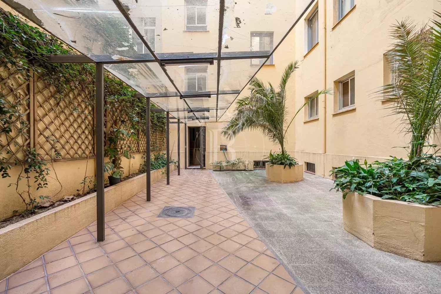 F03d3389943ccb315d5330d8eb810217 c49e3fda48 1500 original - Attribut alt par défaut.