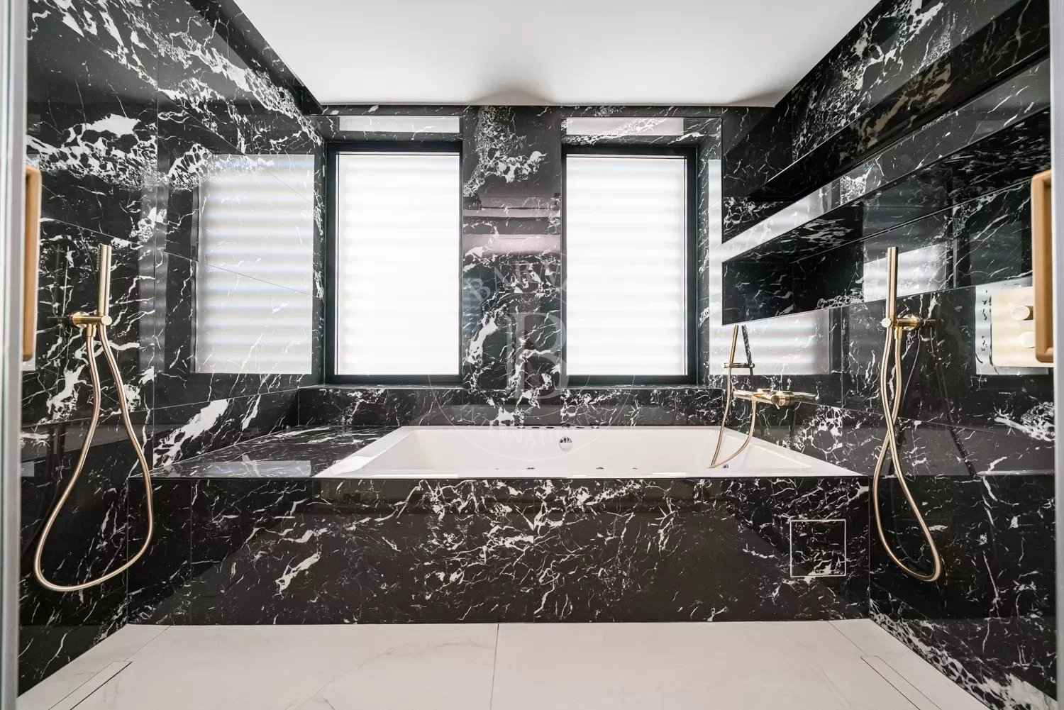 A5d0aca539fc806e5e3e968573b2b276 3912a0853b 1500 original - Attribut alt par défaut.