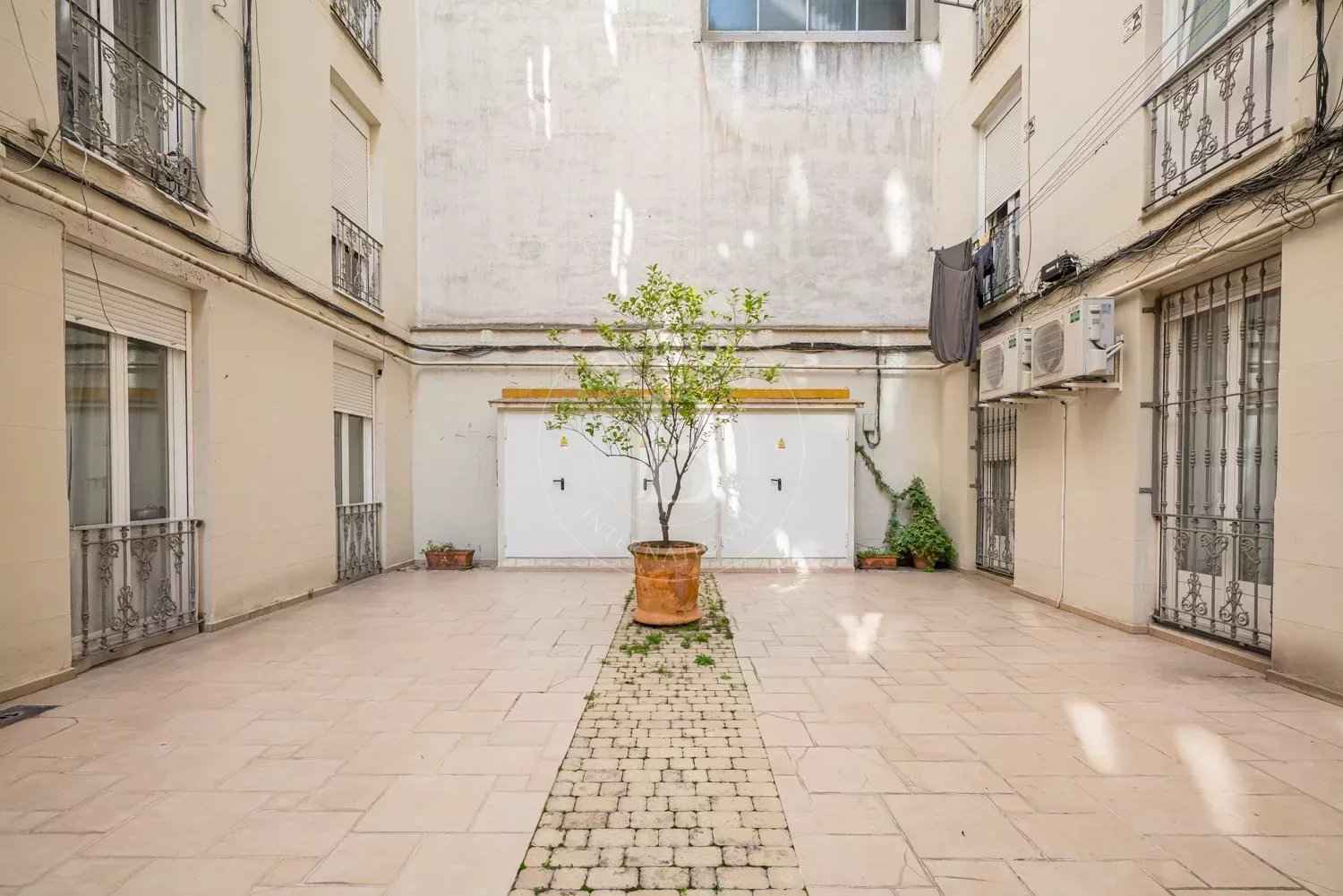 1faa051edfb0797058d125b71e2b4ac0 19cf8b6596 1500 original - Attribut alt par défaut.