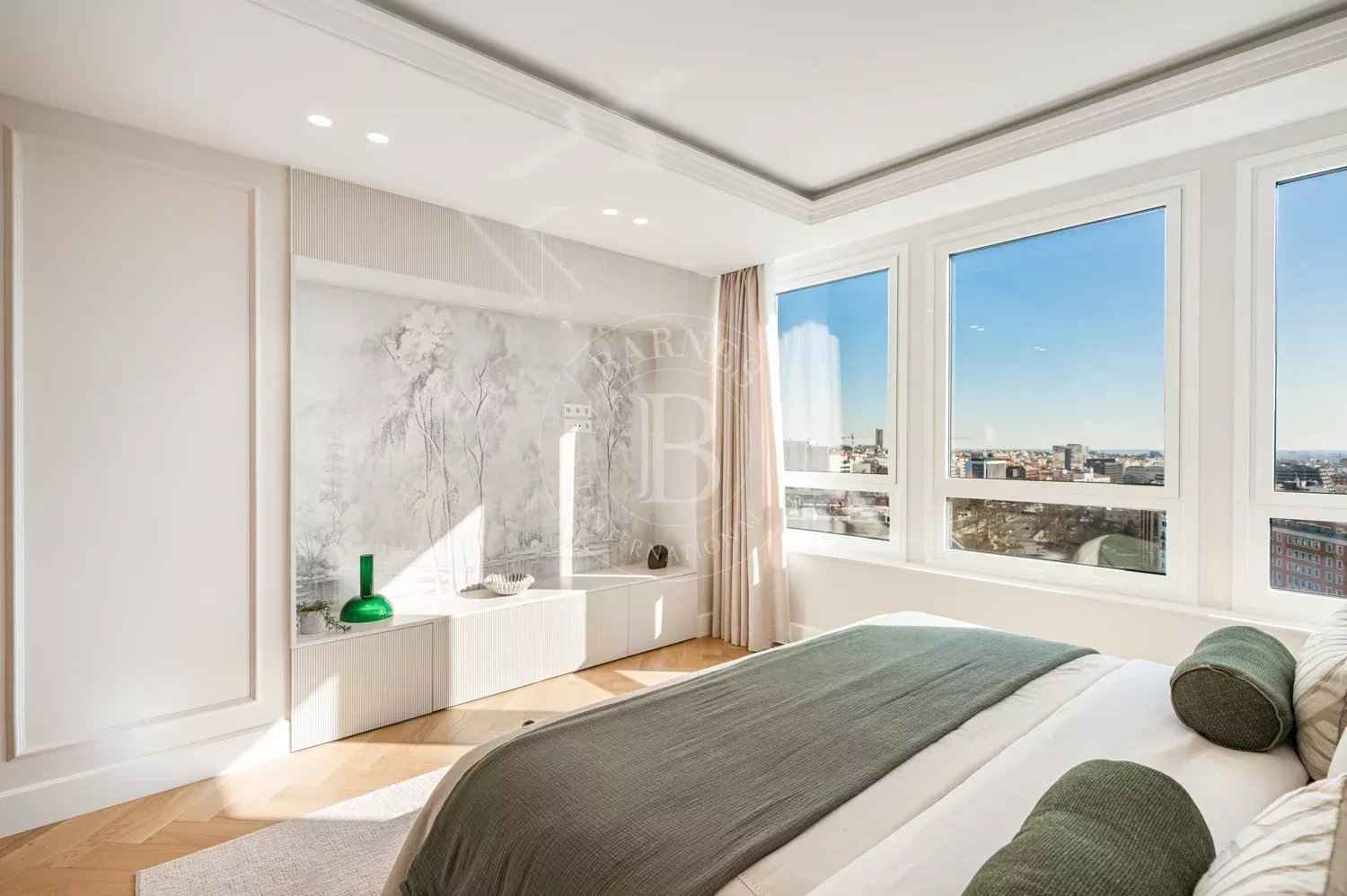 18b94b789b70762133c596b7e86c8682 d6d456b839 1500 original - Attribut alt par défaut.