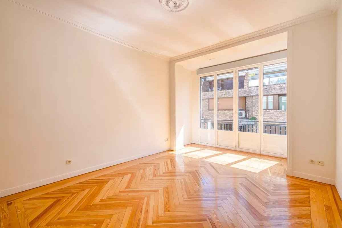 Da71e7e5fb881c632acb05bfe4e115a5 85b923a846 1200 original - Attribut alt par défaut.