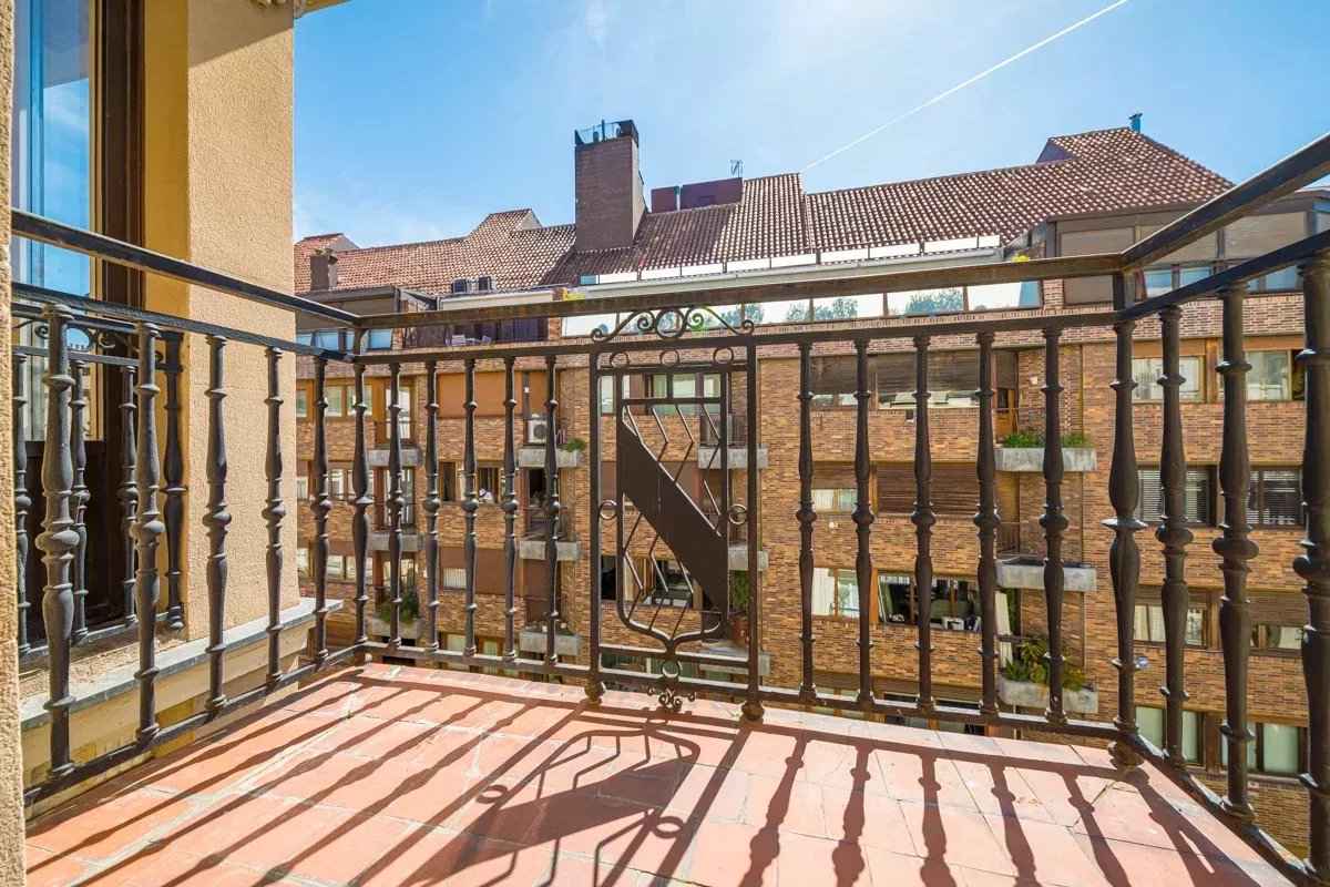 Ff72aa1eb984567dd887fd8d720b8d82 4d72a5f71c 1200 original - Attribut alt par défaut.