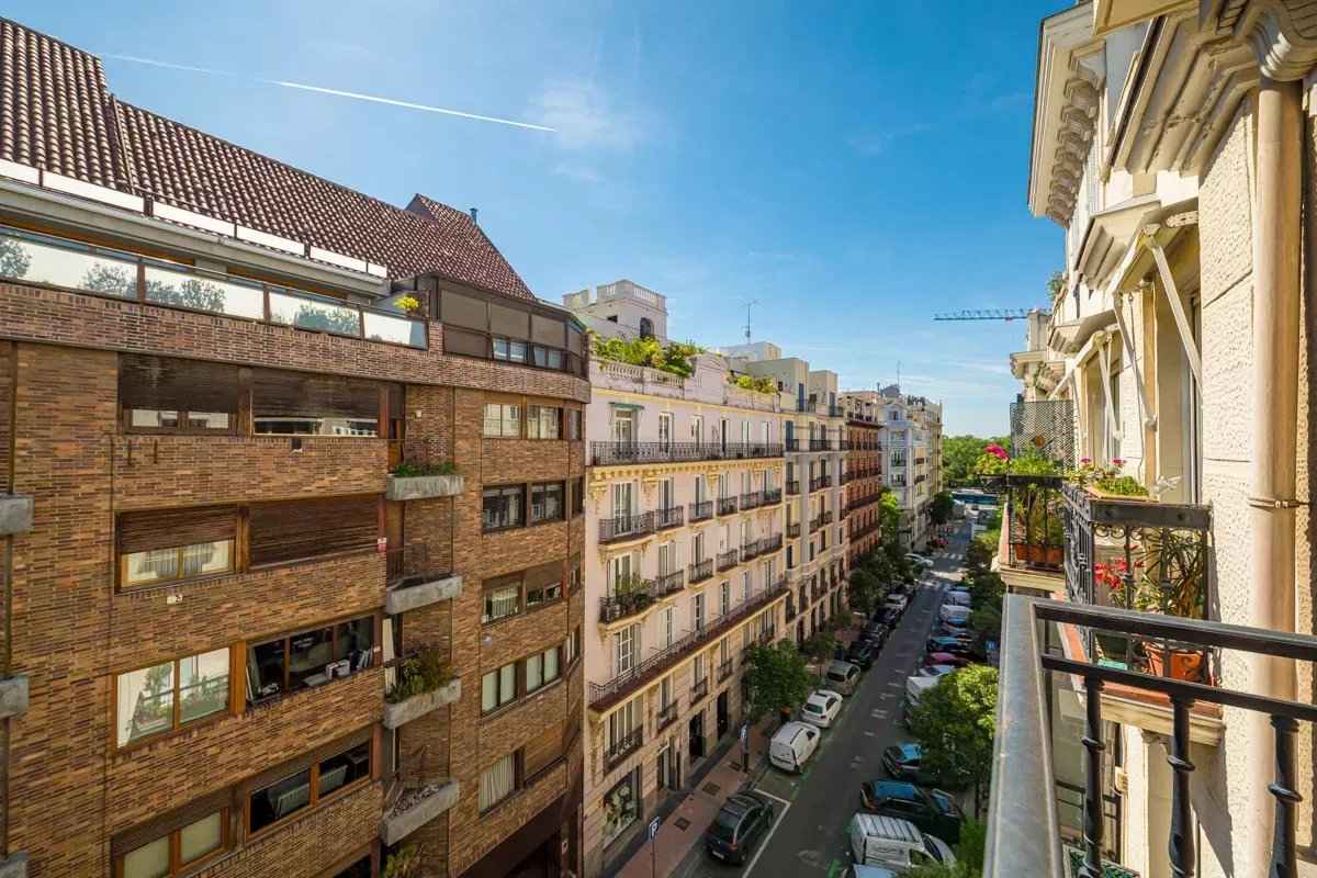 771ca991e57071bfc0c24b211b0474a0 07b372315b 1200 original - Attribut alt par défaut.