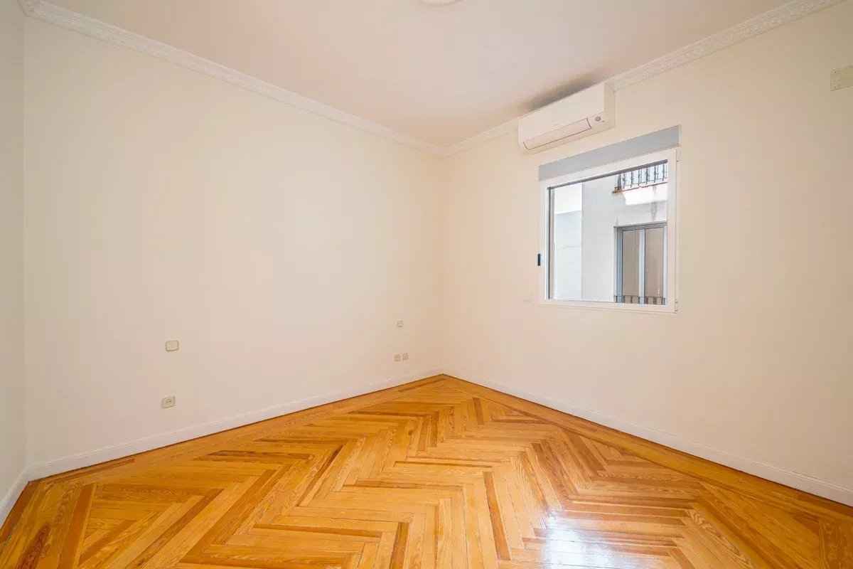 Ef643f37a2f79166aa5c6e4b7afd4972 1b6bda52bf 1200 original - Attribut alt par défaut.