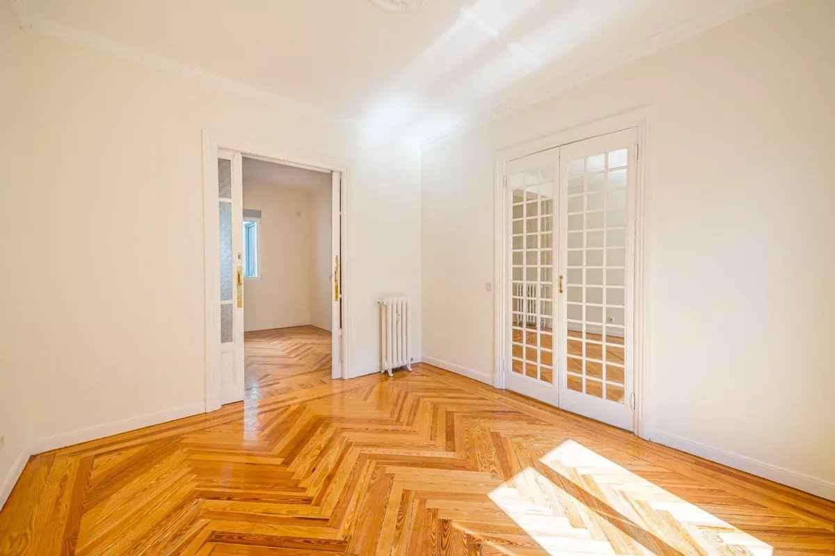 Ea4adc56050b6b94564548e43bf87ceb 6761204fb3 1200 original - Attribut alt par défaut.