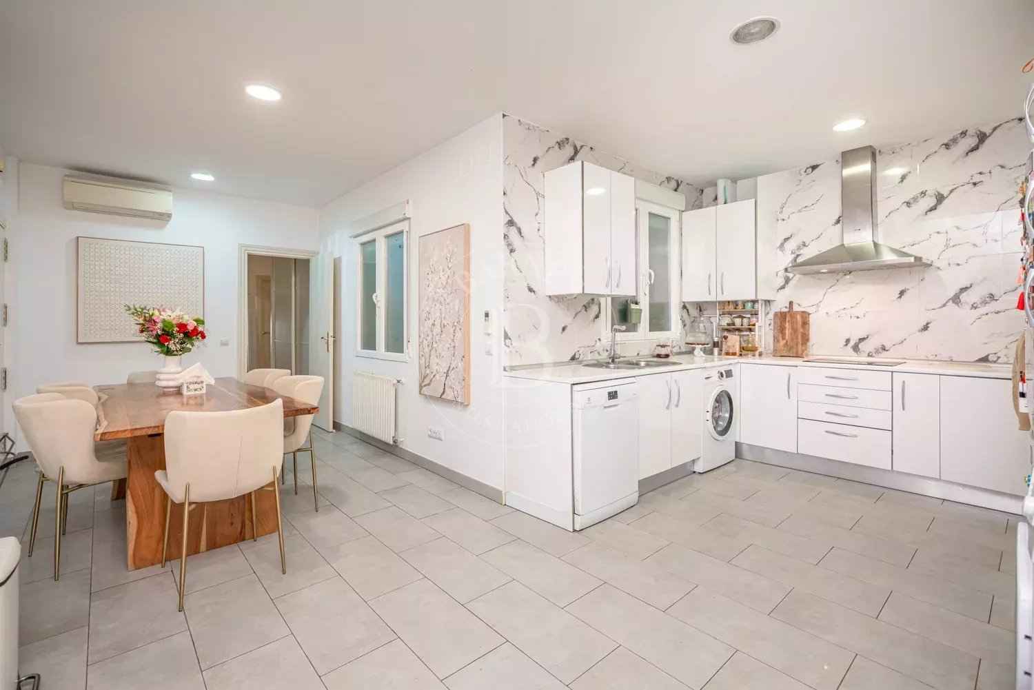 16cfe0c8b039a3439d7a0709ce75b425 b36c64d79f 1500 original - Attribut alt par défaut.