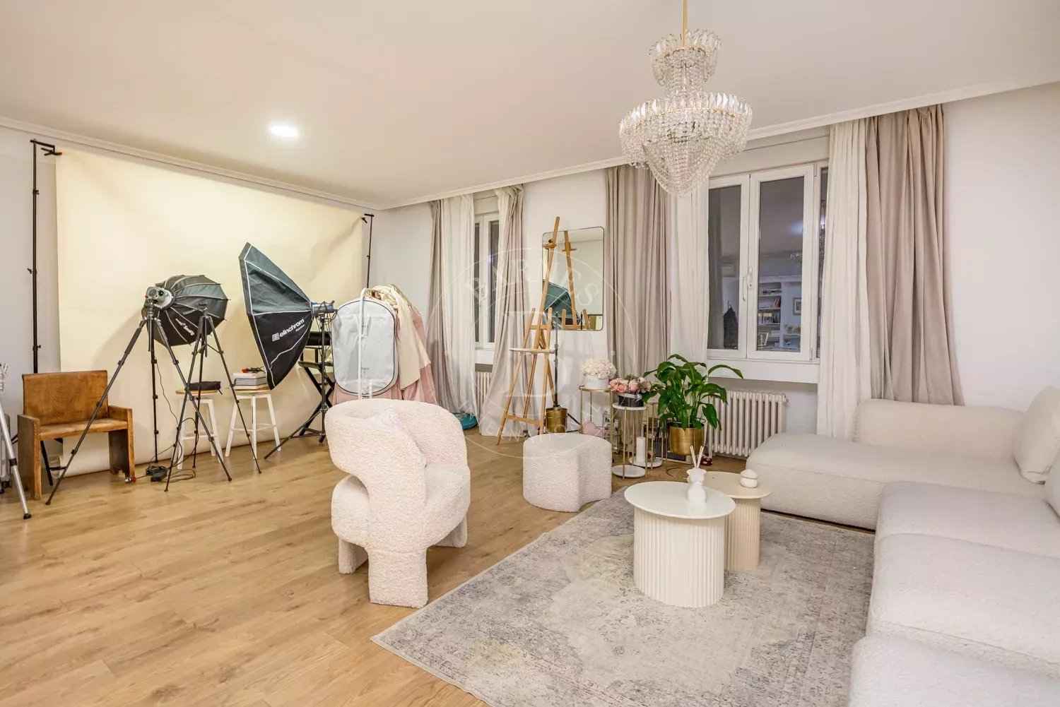 61027462f182717f8aa6a53d19533296 24cc3c0923 1500 original - Attribut alt par défaut.