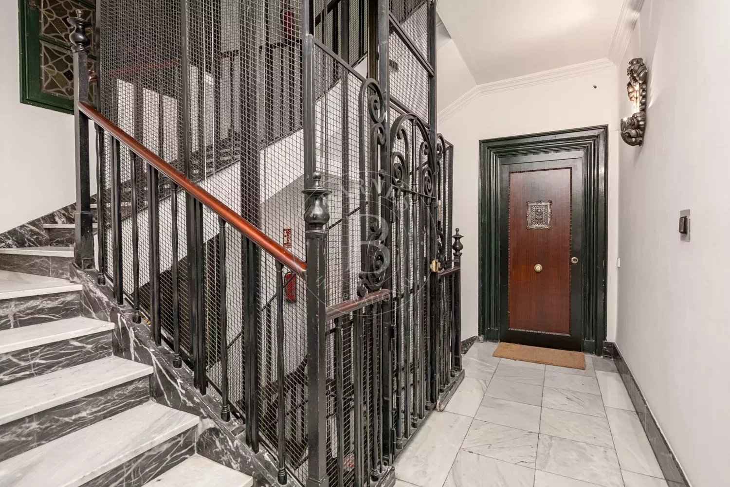 E860721329e273d40a031a8fc091294c a74ea63017 1500 original - Attribut alt par défaut.