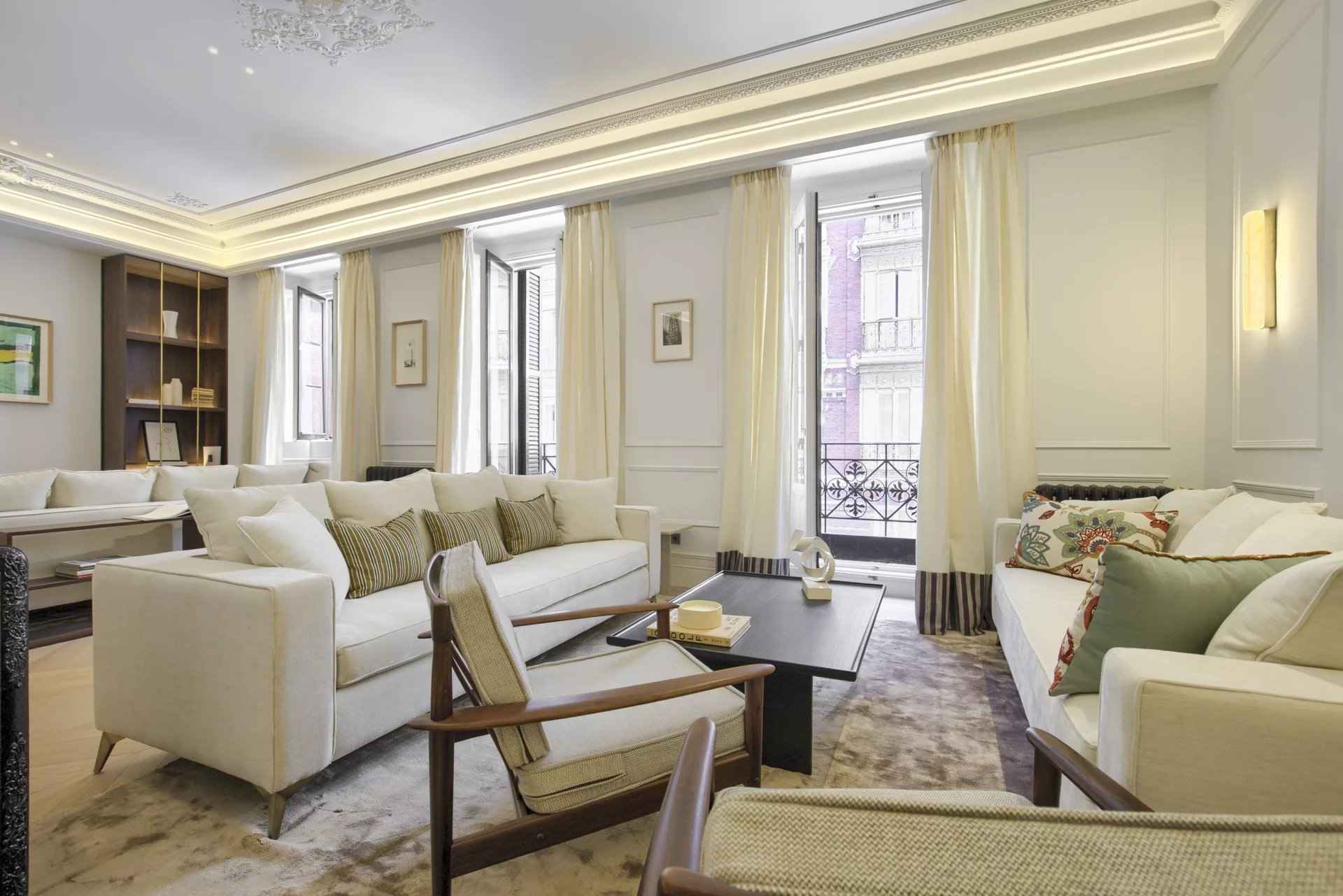 Jerónimos: living by El Retiro | BARNES Madrid News Jerónimos: living by El Retiro | BARNES Madrid News