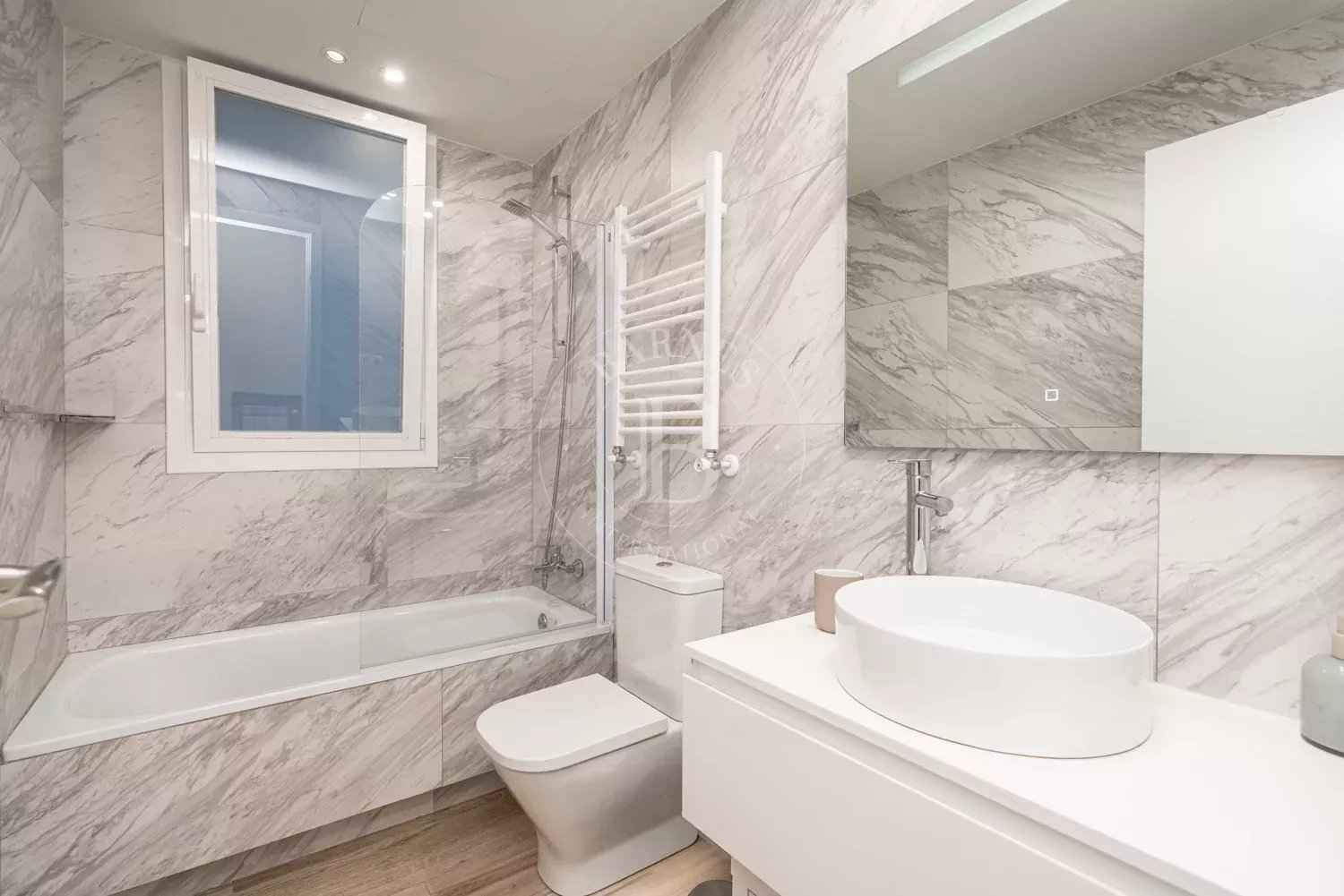 5b0a2e78e3ea799f208216805c6661af 2990951f5b 1500 original - Attribut alt par défaut.