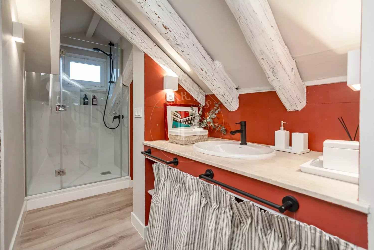 1cc10b778ff8c8f4c50c482cd42f0588 84556fb8c8 1500 original - Attribut alt par défaut.