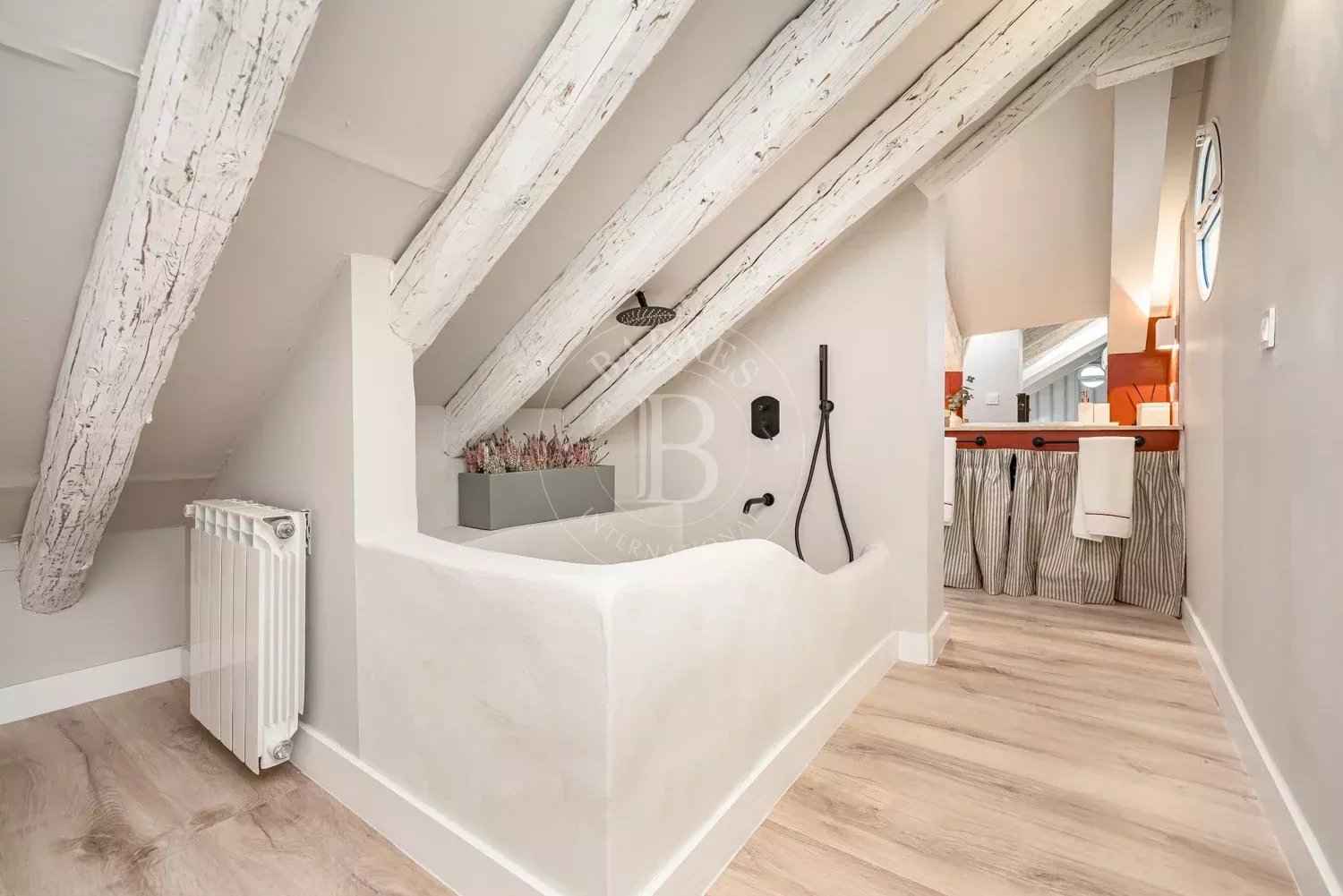 B5b768d7aff48080f754270e393973fe c6db459b61 1500 original - Attribut alt par défaut.