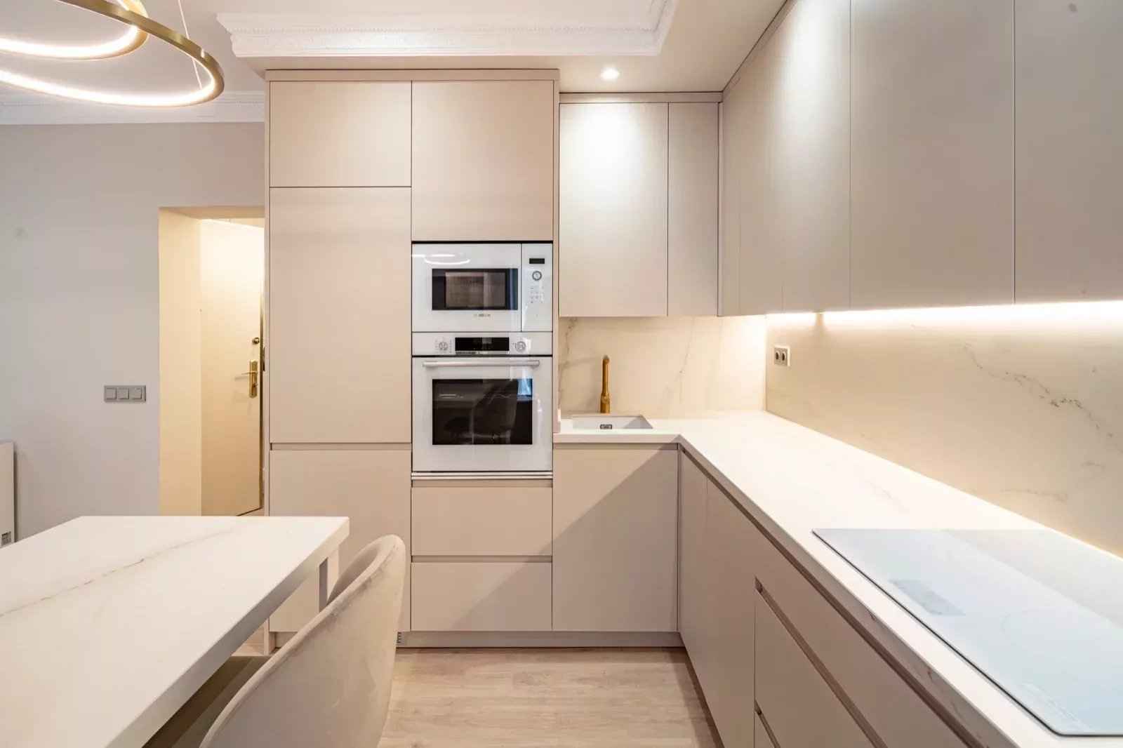 879f2326f4265117b28c58d4ecf84c96 214d0a56fa 1600 original - Attribut alt par défaut.