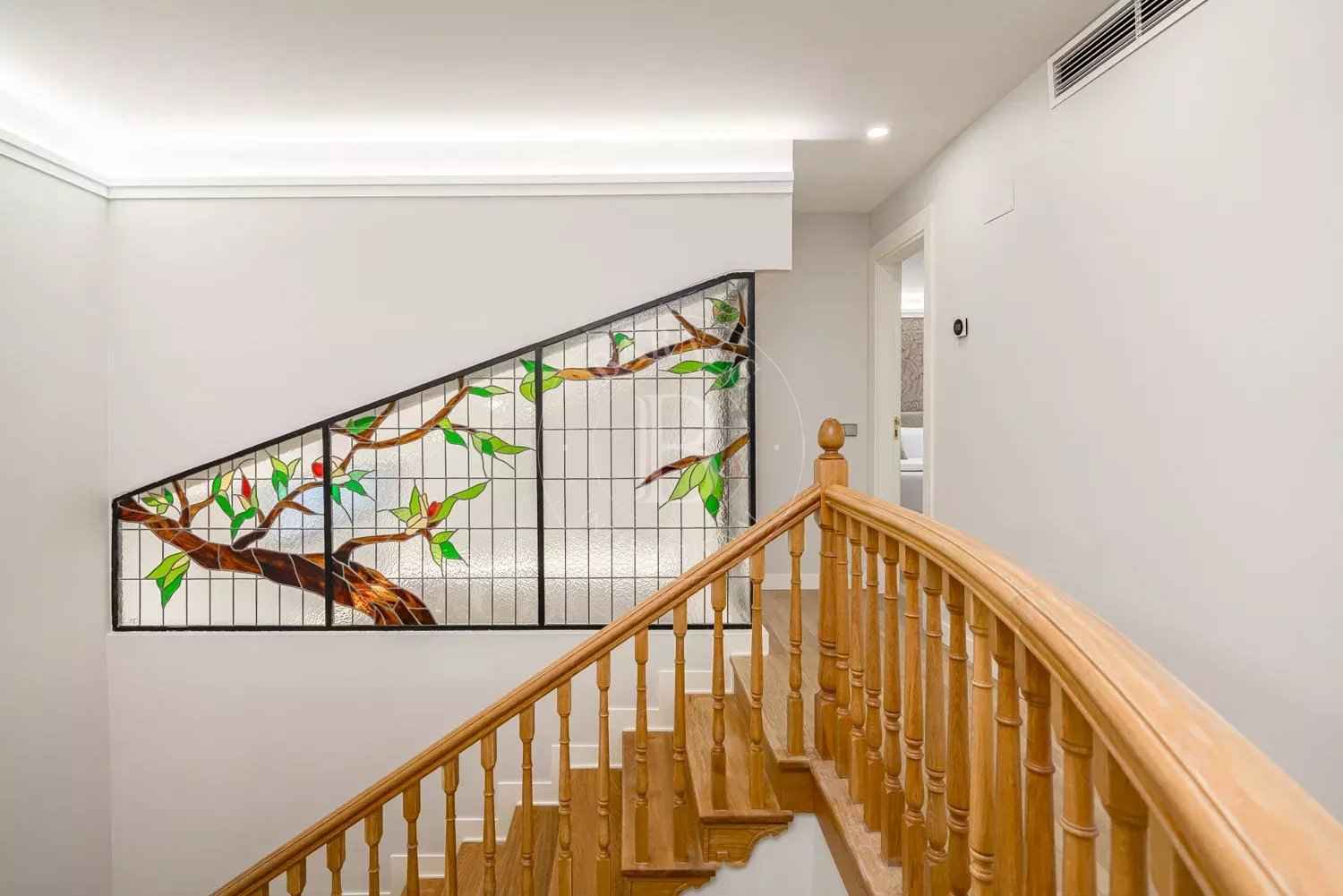 6d9d7634bb67b9259658943722cbfa31 5017d568b2 1500 original - Translation missing: en.helpers.application.image_tag.default_alt