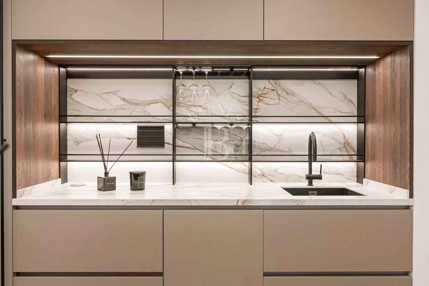 34a8e674a2e921f40815650a2b0f454e bd8724e7da 1500 original - Translation missing: en.helpers.application.image_tag.default_alt