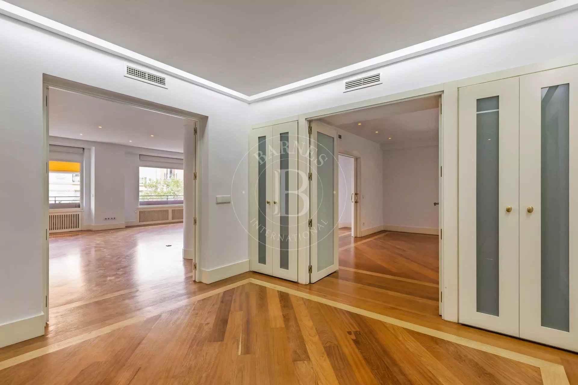 3716e1f5ca47df990df09bb0eb064921 35e105721e 1920 original - Translation missing: en.helpers.application.image_tag.default_alt