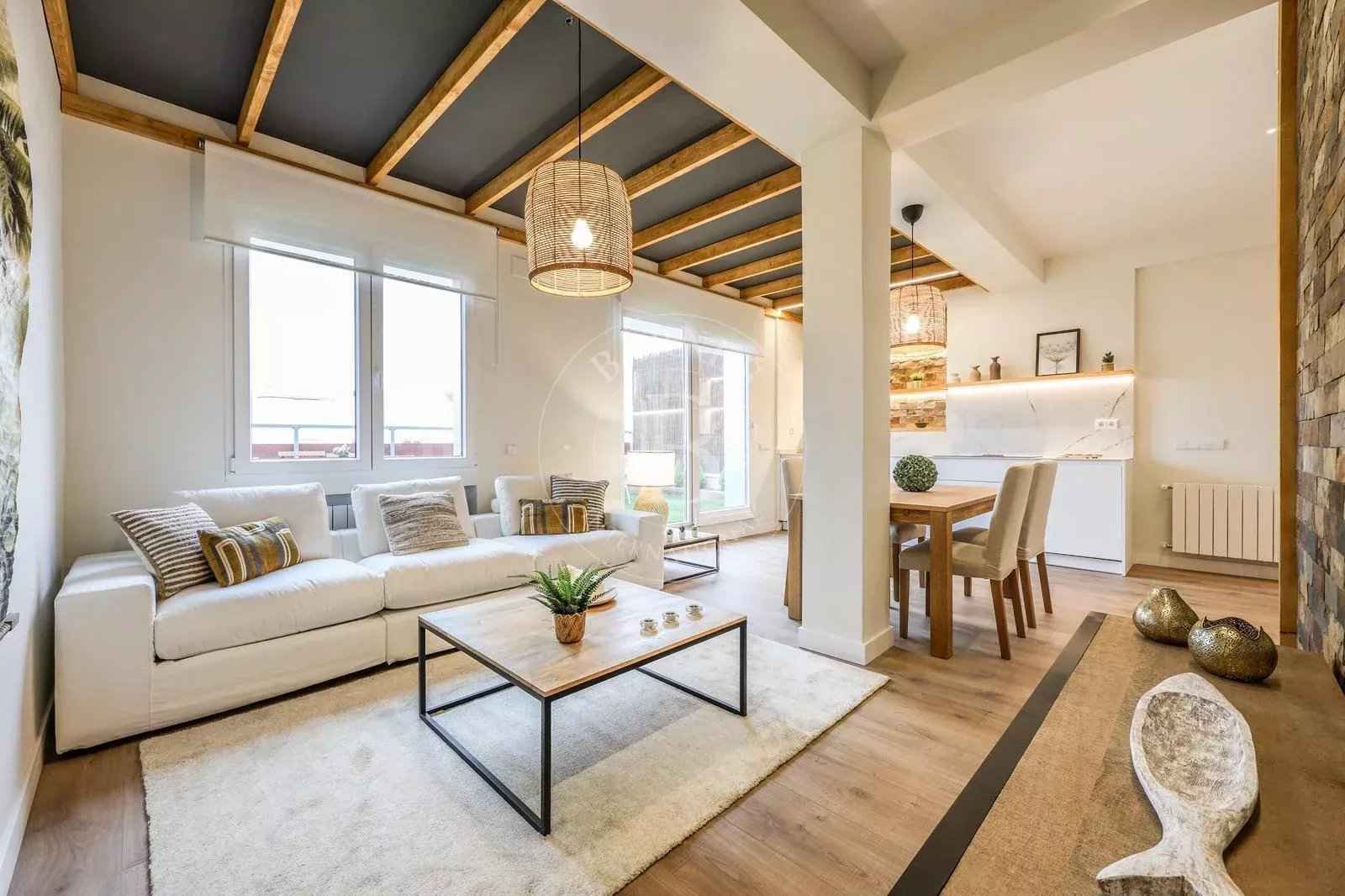 233a233d84a411d3194c624aa43f62cc 375ffaa242 1600 original - Attribut alt par défaut.