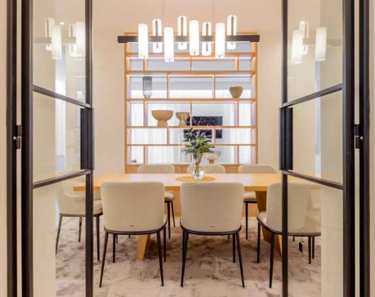 6486d93a680221bcc0e1f83e372c240c 450cb2805e 1272 original - Attribut alt par défaut.