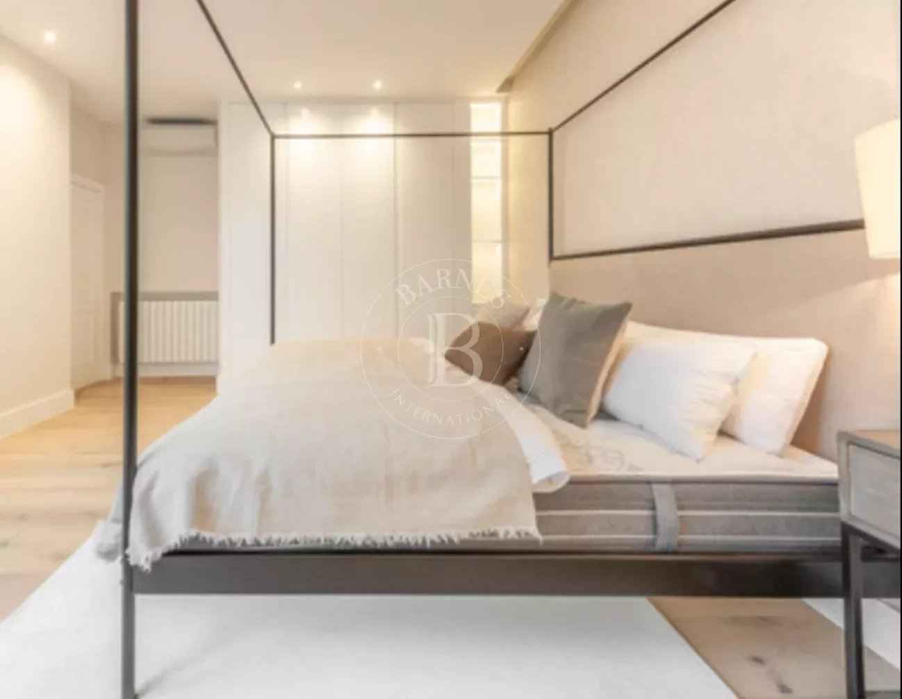 344decb587dc76d1e6dd356bf9585ca9 f16b1a15e0 1298 original - Attribut alt par défaut.