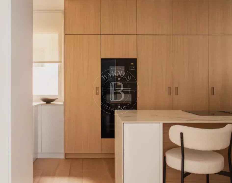 14e6d8a93ade36b7dbd9d0618a75fd3a 976d0c4f0b 946 original - Translation missing: en.helpers.application.image_tag.default_alt