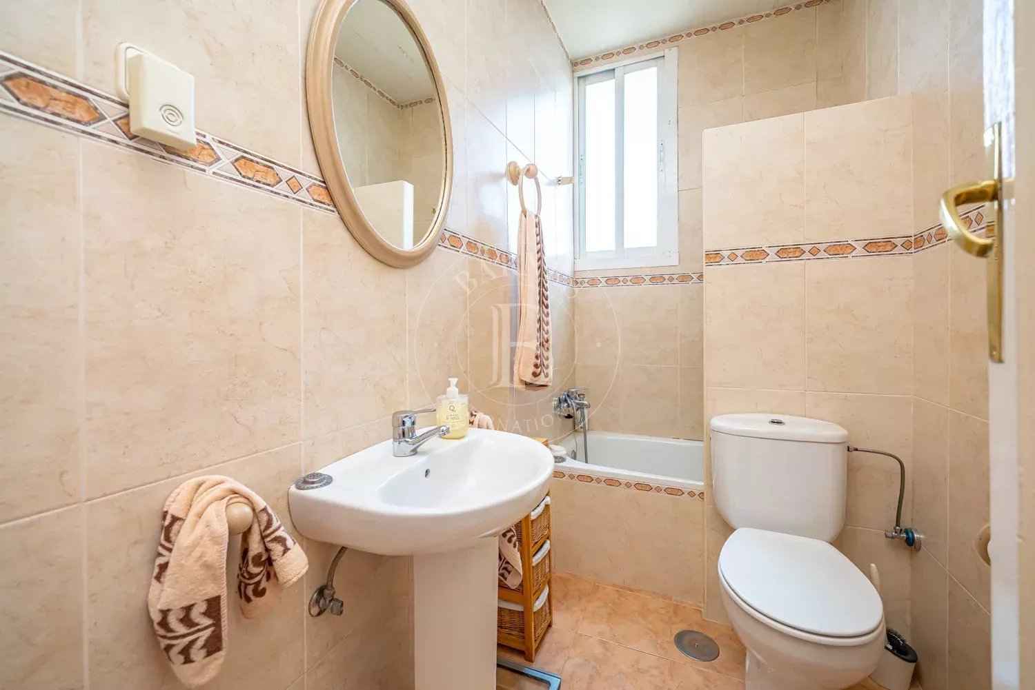 D12ad31d61a01220ea4096f2c1e12c19 0ed4af0b1a 1500 original - Attribut alt par défaut.