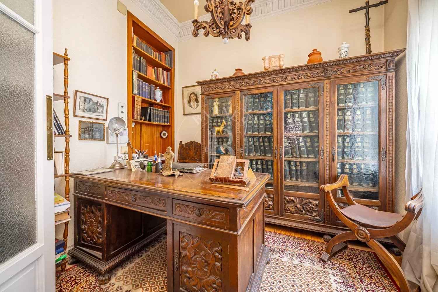 2ce76699d1938e62e9a2f3b56f17f13a 982108ea4f 1500 original - Attribut alt par défaut.