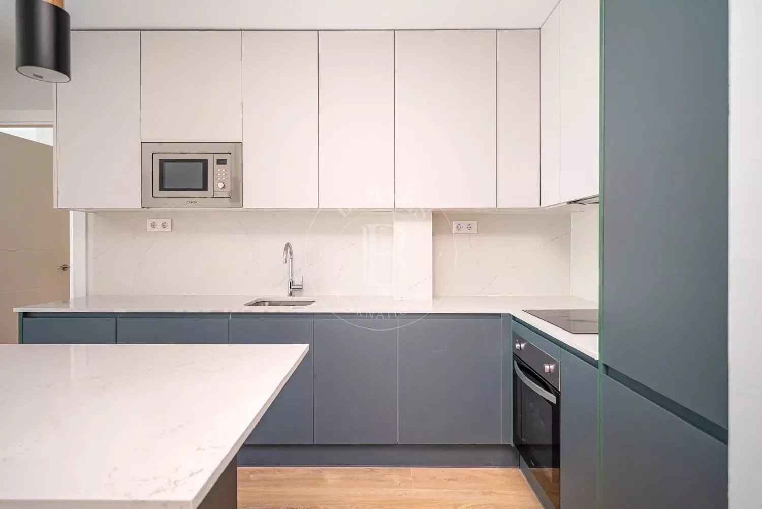 84b6ed5b3dff51336c54bfdc3ef34cbb 9cc3e61f86 1500 original - Attribut alt par défaut.