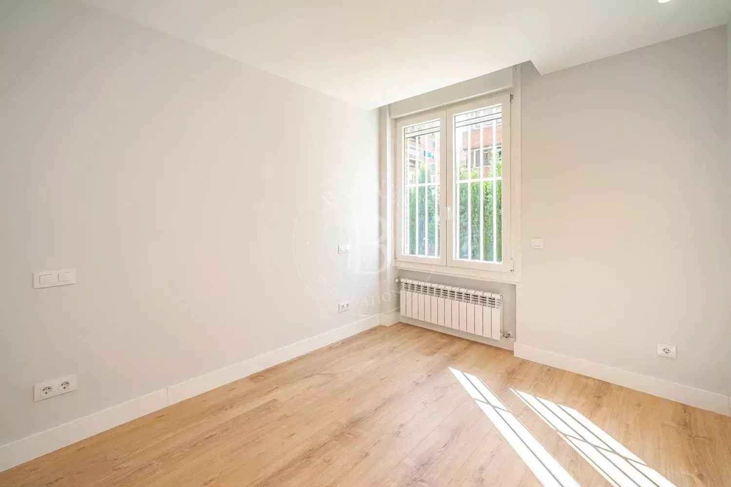 0b6b8a511fcacaf73457e0be02d4b56e cfbb4a4fc9 1500 original - Attribut alt par défaut.