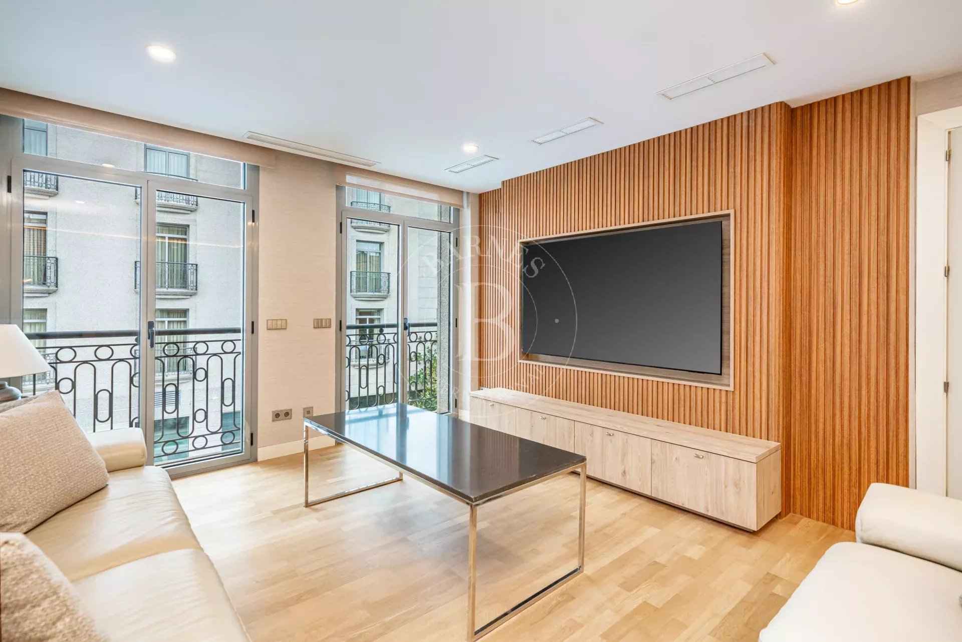 8443e72dc20b537c83149546551d4545 fc3445fc0f 1920 original - Attribut alt par défaut.