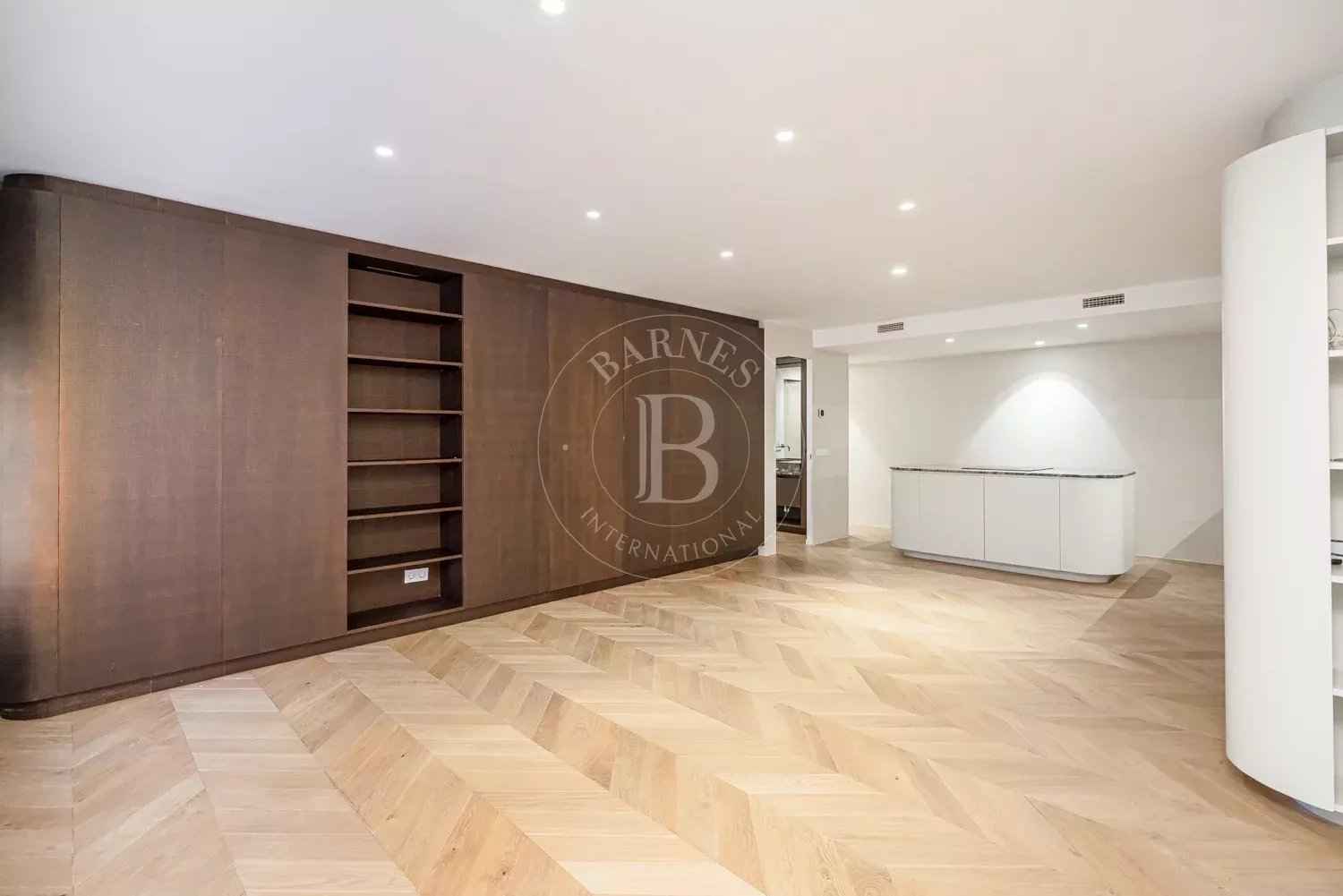 6c2231b747495a6aad2689c38a90cb38 8f2af83055 1500 original - Translation missing: en.helpers.application.image_tag.default_alt