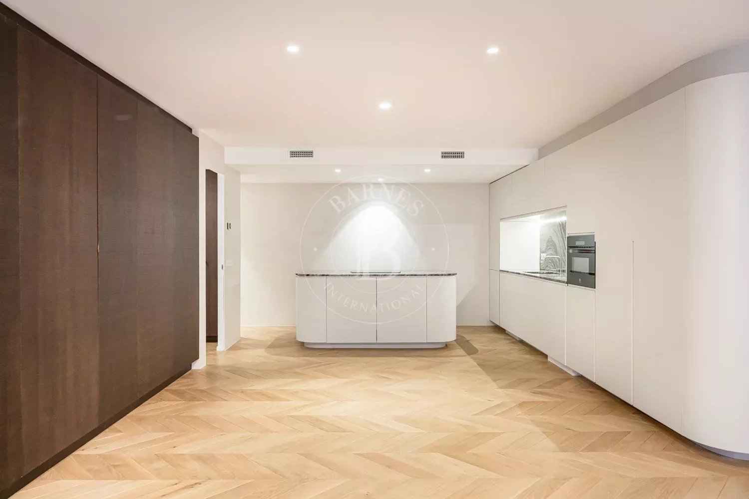 2e8024794e01fb1a7568f4473f4c4658 c88e551d2d 1500 original - Translation missing: en.helpers.application.image_tag.default_alt