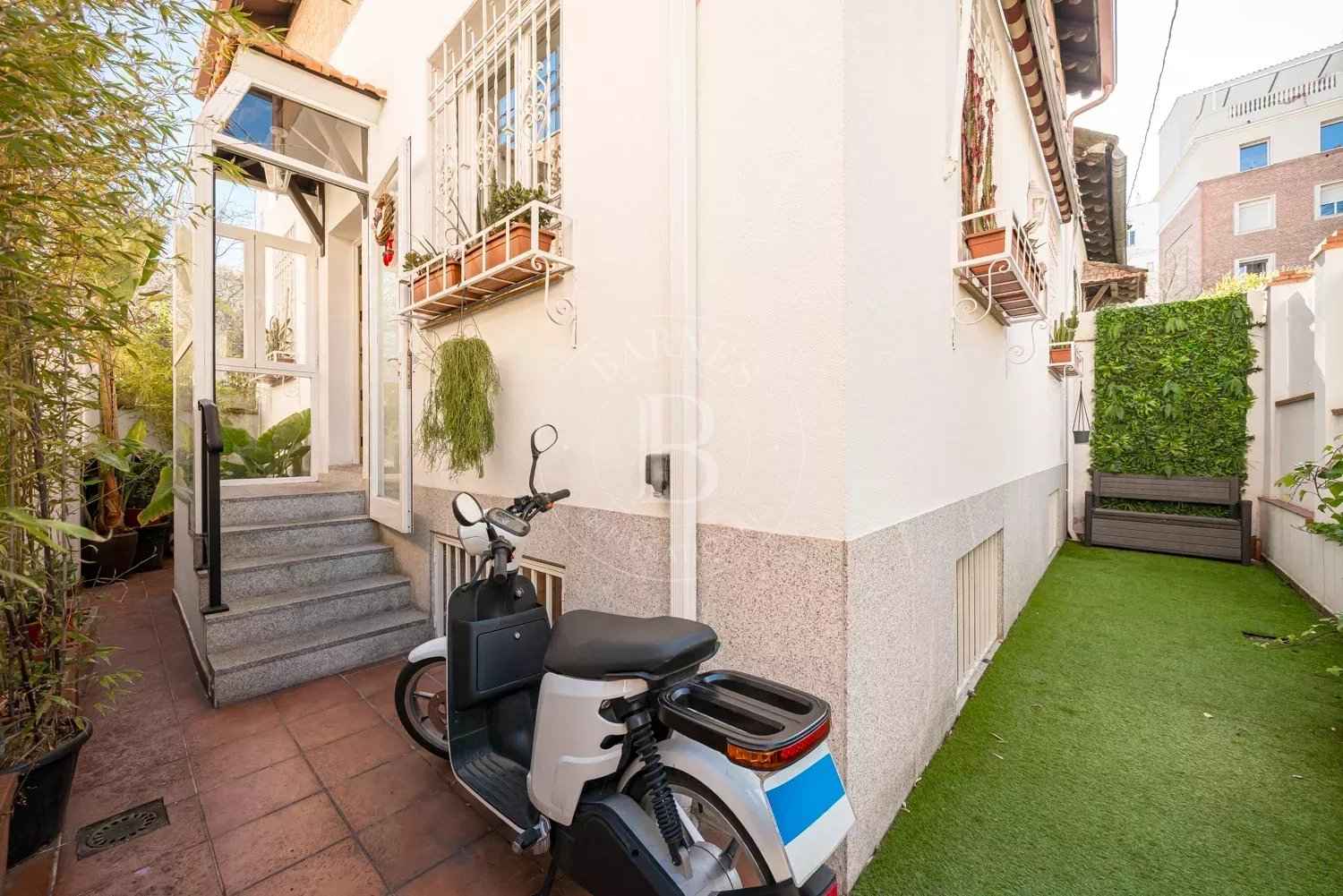 85e2c275b8c5cd0abfa029581bf283fd 425f87ca33 1500 original - Attribut alt par défaut.