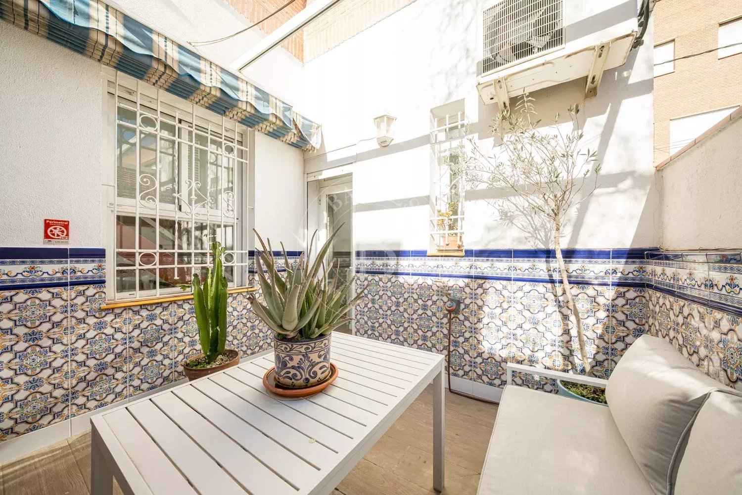 Eb80569ab4d479efecb8bd2a930206e5 478260e7b9 1500 original - Attribut alt par défaut.