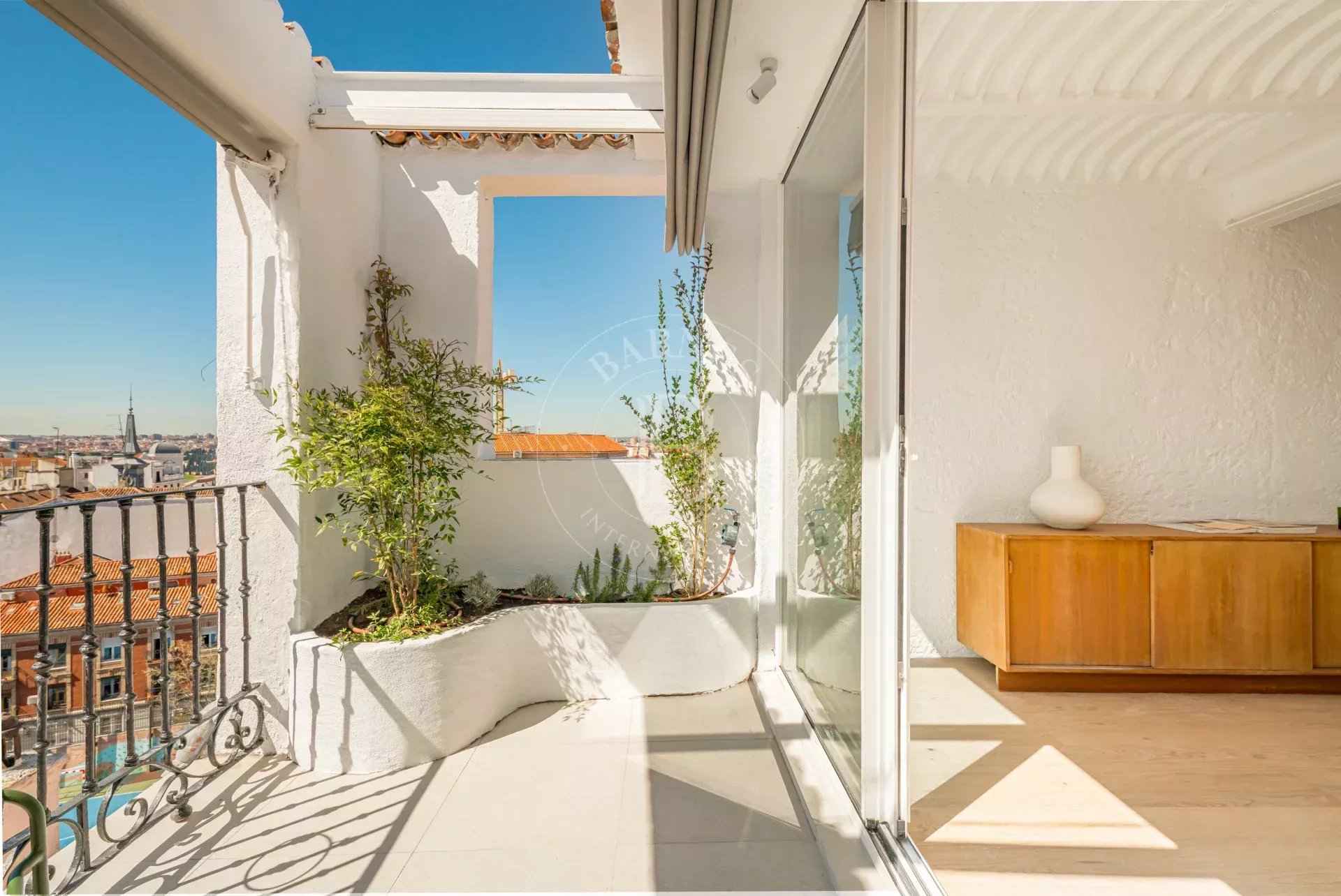 B8bc77c7a36e3a8e2f3f6d94c0bf7a98 7b46cc18a8 1920 original - Attribut alt par défaut.