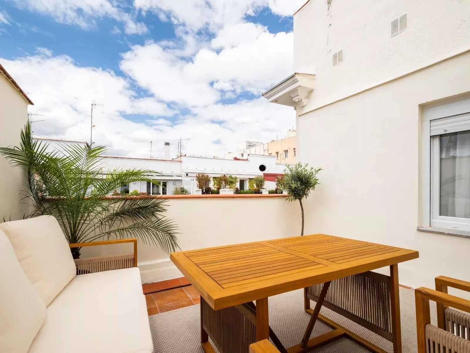 C465faa6599c3de8dd14c21b8e69f282 8f0a0f463d 1600 original - Translation missing: en.helpers.application.image_tag.default_alt