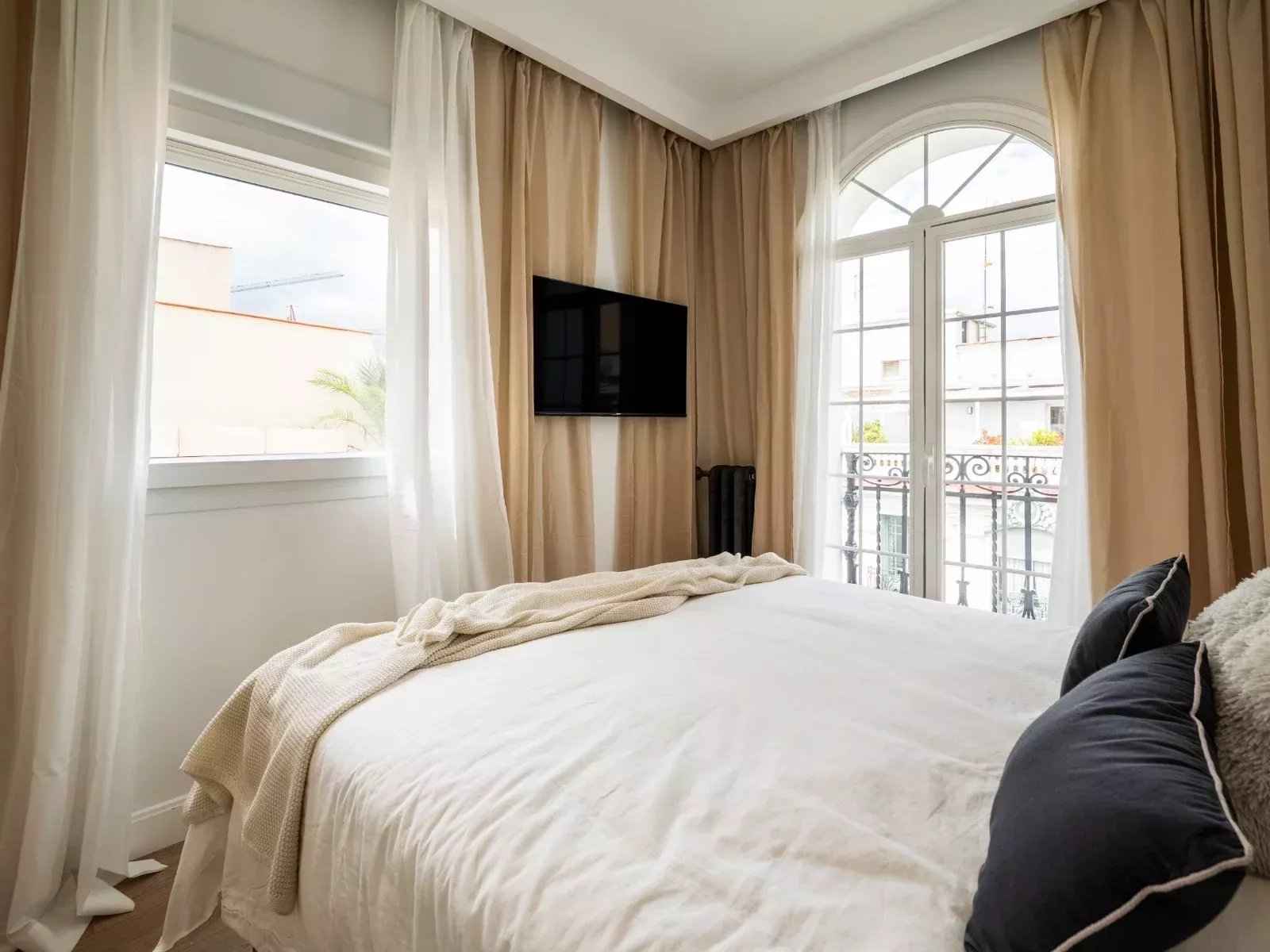 3a9d97a2bf0f60bf1a281816d7d0f73c e0472a8f6b 1600 original - Translation missing: en.helpers.application.image_tag.default_alt