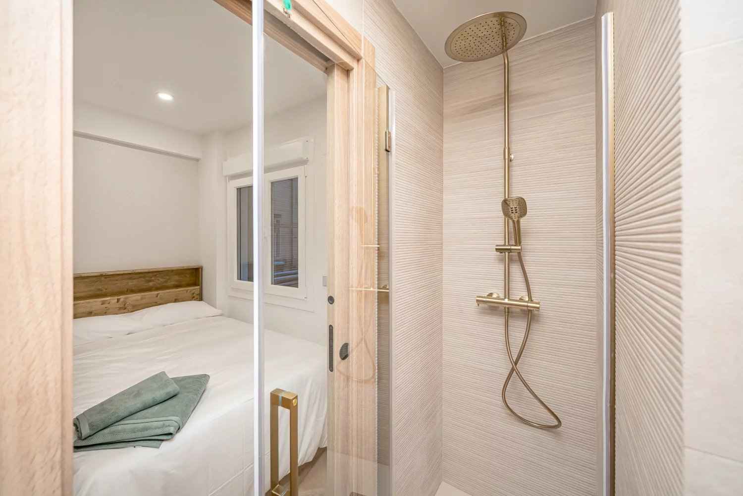 D5c04c77fff368568ec0958bc1c8a494 cf498fe71d 1500 original - Translation missing: en.helpers.application.image_tag.default_alt