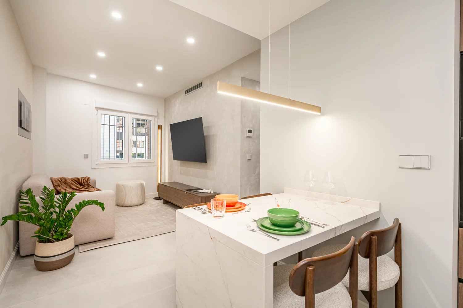 Db640a1698f32a035575d46c2fce4662 9b09730001 1500 original - Translation missing: en.helpers.application.image_tag.default_alt