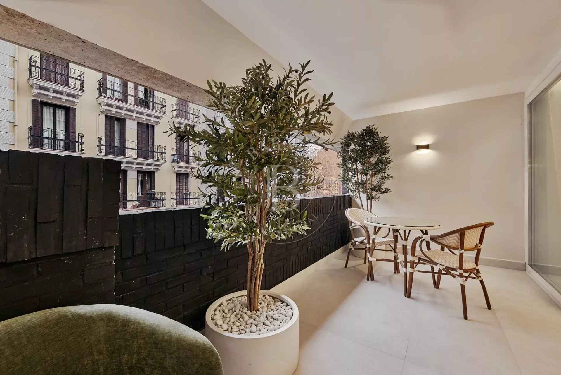 F270bc03efbd10c7800b557ff6491ad4 0147f15e48 1920 original - Attribut alt par défaut.