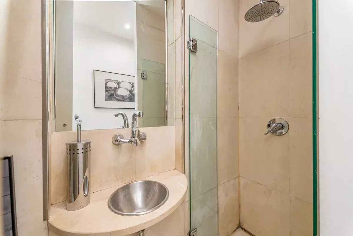 2894d4db3516942673cc3bd0bd32e81f 2c76ee8c19 1200 original - Attribut alt par défaut.