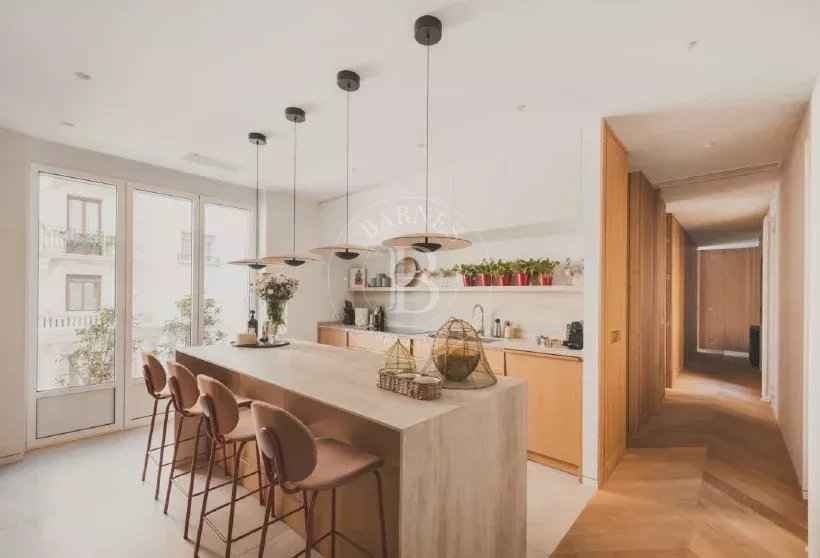 18193beb9bc5b46aa015b97622af4727 bc8ff20329 820 original - Attribut alt par défaut.