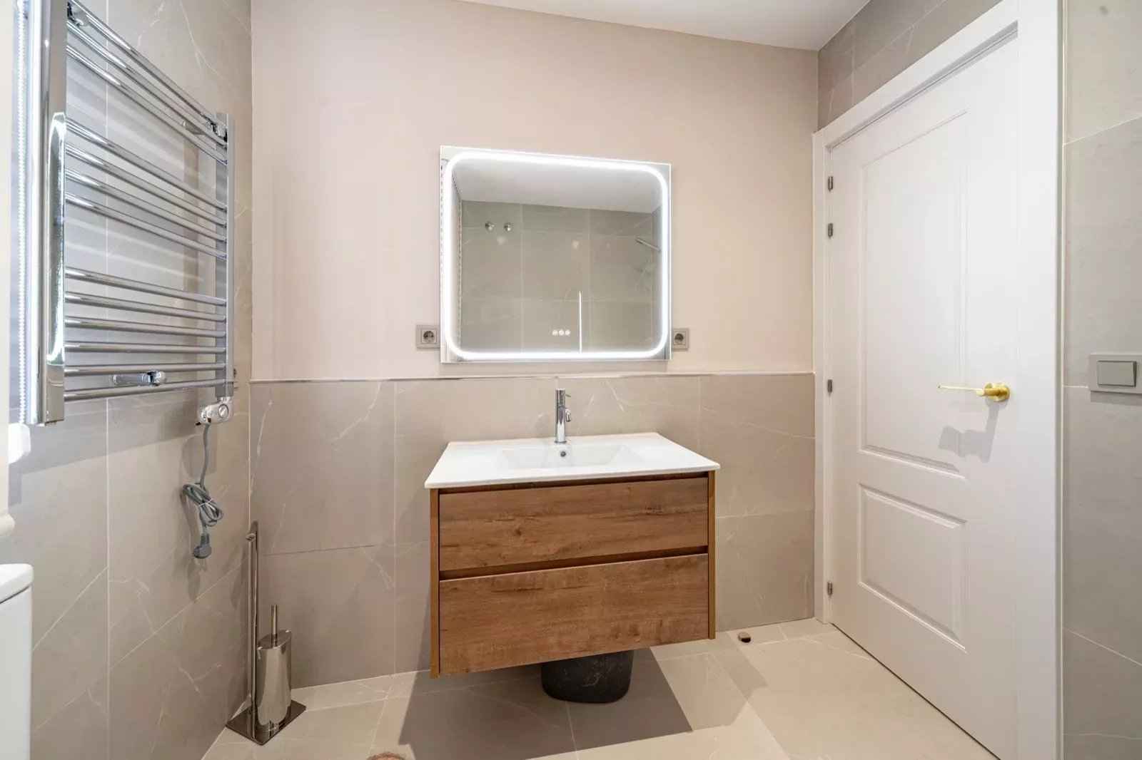 D22d25f68bbf64de69a4c11022956b83 9b7acb49bc 1600 original - Attribut alt par défaut.