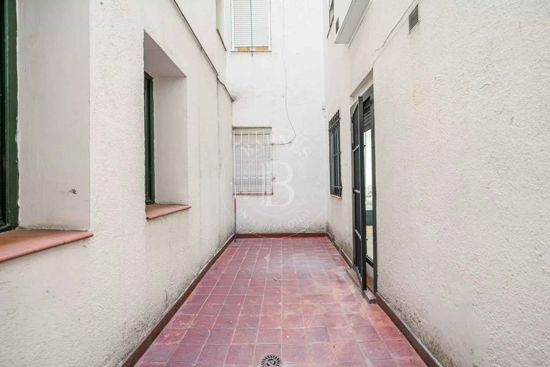 Db0f37f2c8a74baae13166d5b18af142 168abb2632 1920 original - Attribut alt par défaut.