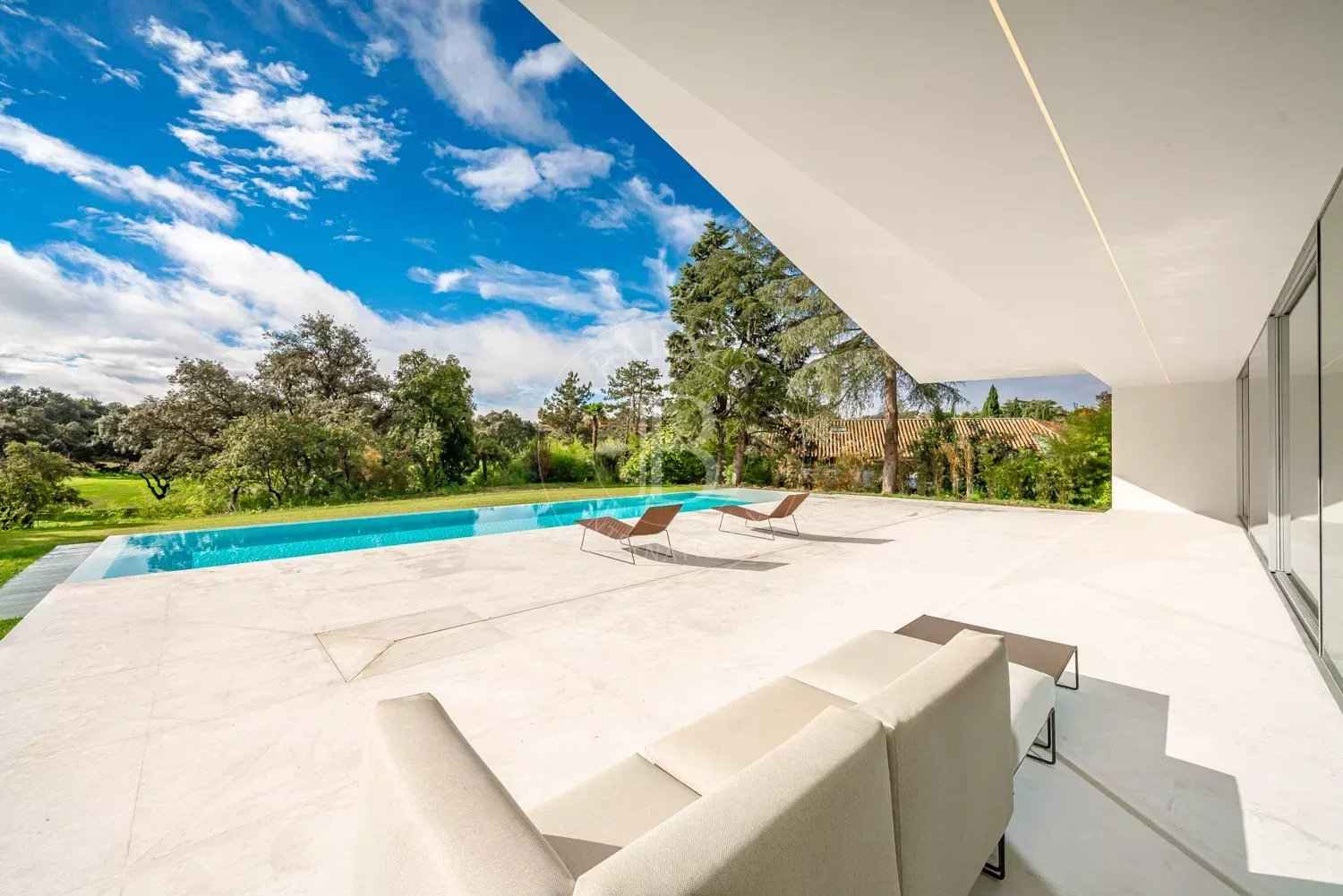 D23ef34db4ba769762b0a5e6b3398b4e a521185da2 1500 original - Attribut alt par défaut.