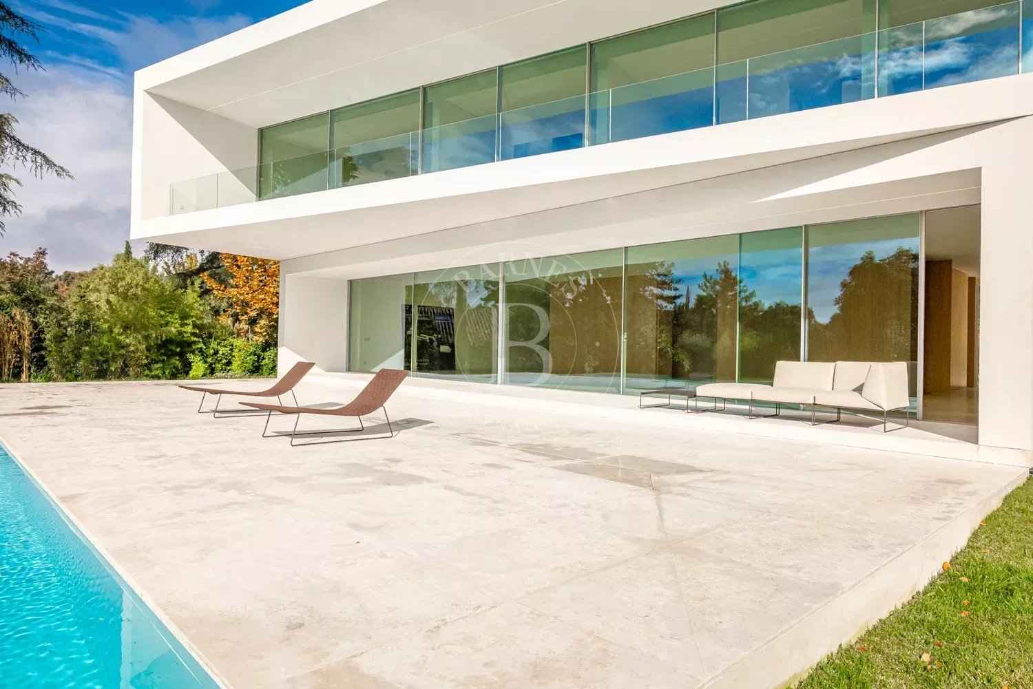 284c4673bf699958f929b9fdeef989c2 f89fc86875 1500 original - Attribut alt par défaut.