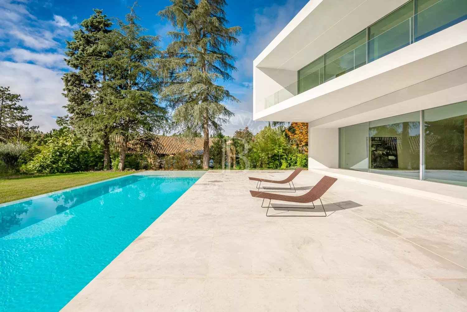 83c036c9b0a21153cb8a24c0a78c0d5b 62de440ce5 1500 original - Attribut alt par défaut.